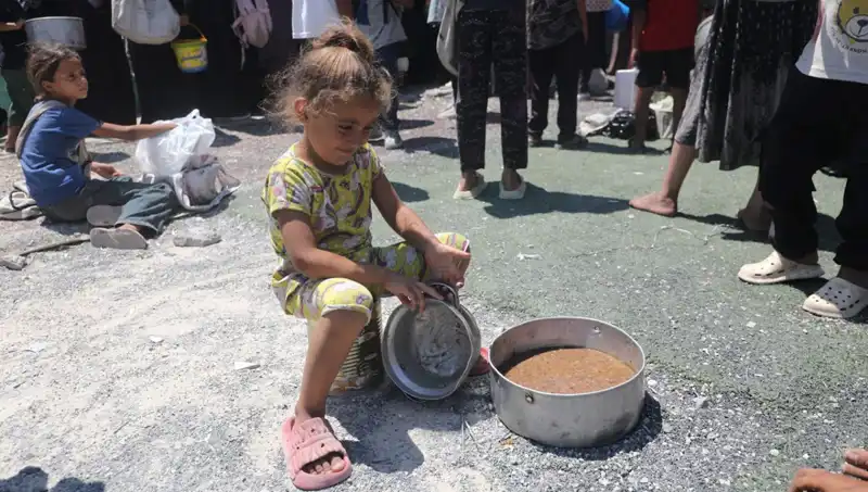 Gazze'de Açlık Çığlığı: "Çocuğum Açlıktan Ağlıyor!"