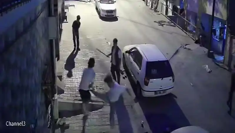 Başakşehir'de Taşlı Sopalı Kavga: Sokaklar Çatışmaya Sahne Oldu