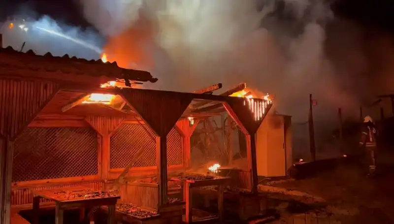 Şile'de Gözleme Restoranı Yangını: Altı Mekan Kül Oldu!