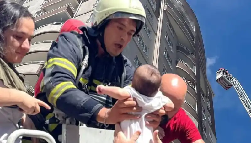 Kayseri'de 14 Katlı Bina Alev Alev Yandı: İhbarlar ve Kurtarma Çalışmaları